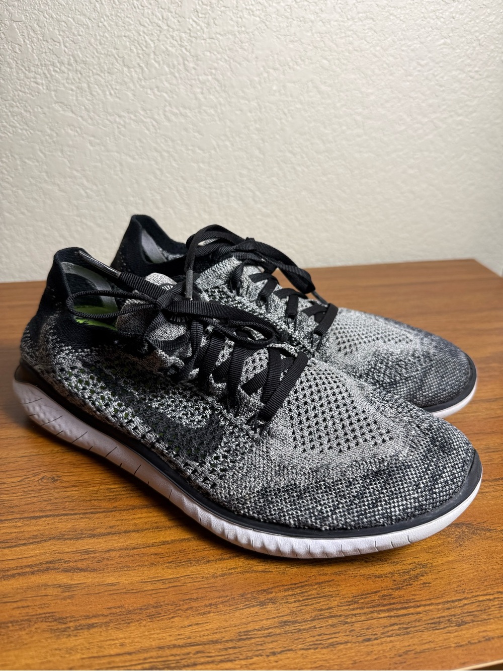 Men's Black and Gray Knit Running Sneakers